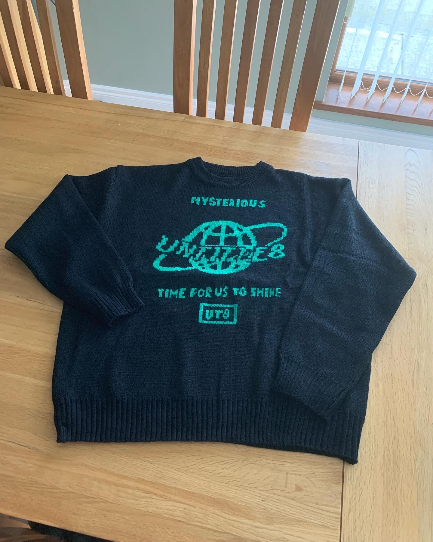 Black Oversized Time For Us To Shine Graphic Sweatshirt