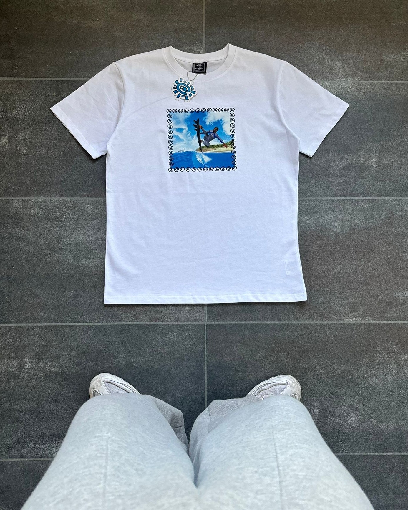 Adwysd White & Blue Surf Graphic Tee