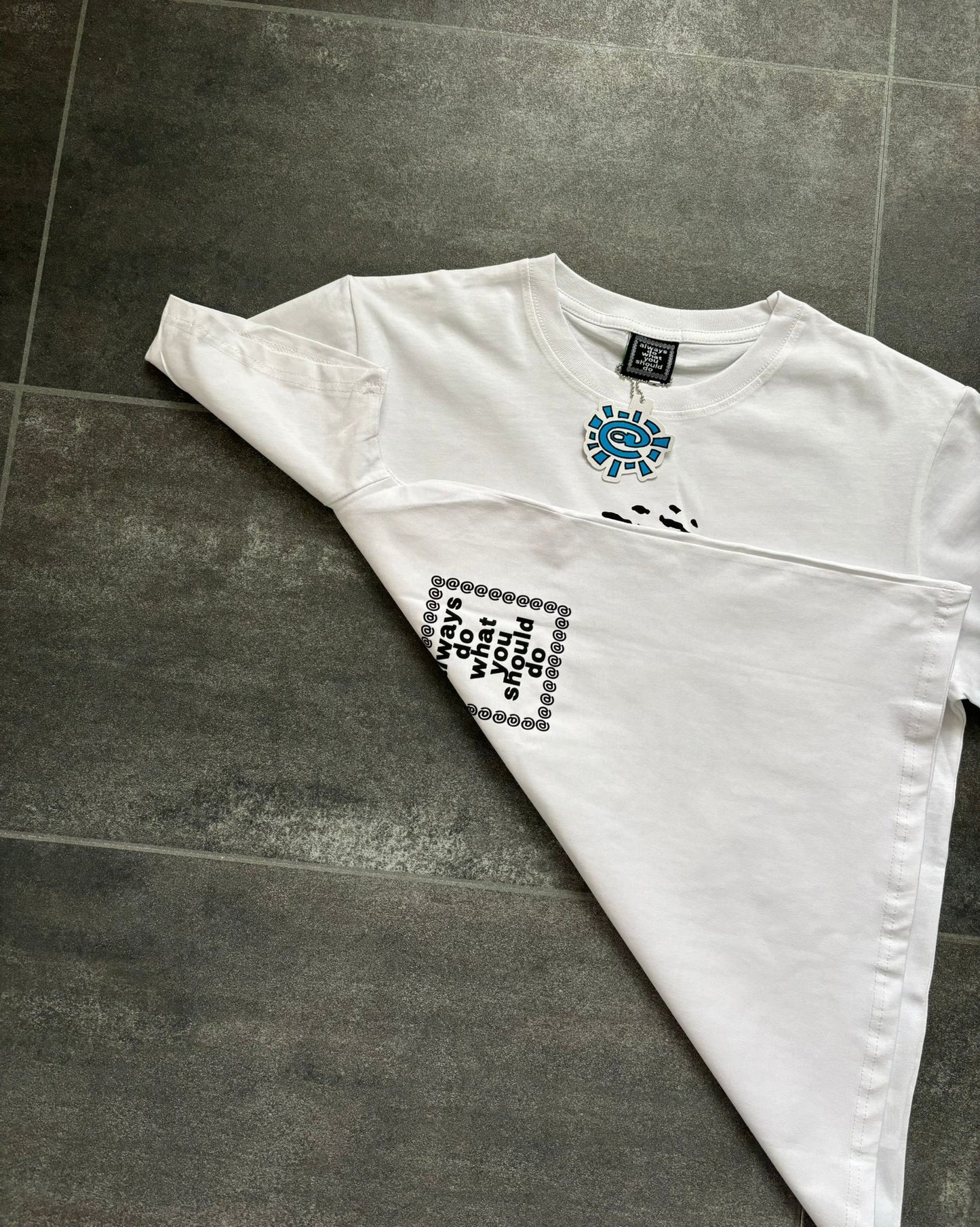 Adwysd White Fingerprint Graphic Tee