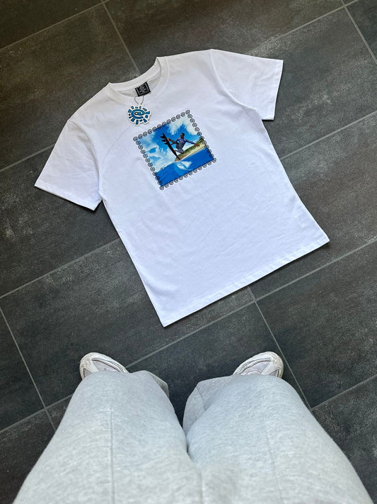 Adwysd White & Blue Surf Graphic Tee